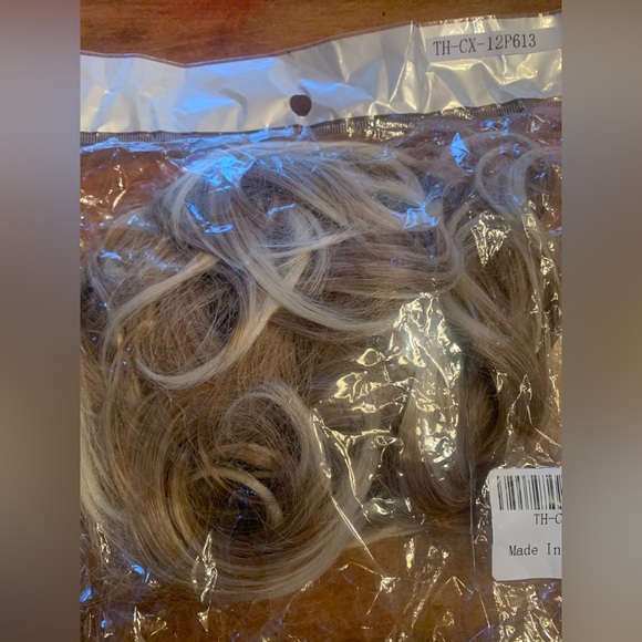 Messy bun hair pieces and hair donut makers - Picture 6 of 7